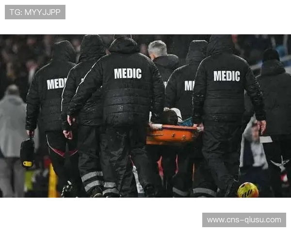 布拉德利重伤倒地瞬间，马丁内利冲突成比赛转折点